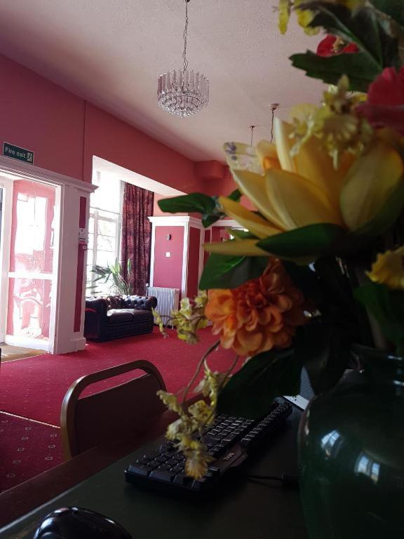 Oyo The Southcliff Hotel Folkestone Exterior photo